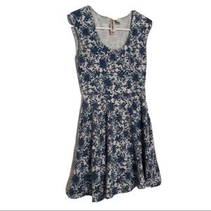 Mimi Chica Blue Floral Dress Size Small
